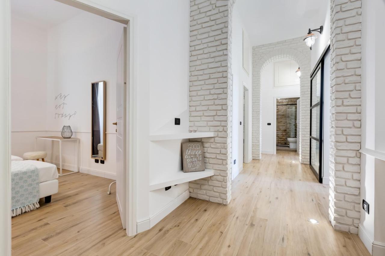 Bmga L Glam Industrial 3-Bed Apartment In Termini 로마 외부 사진