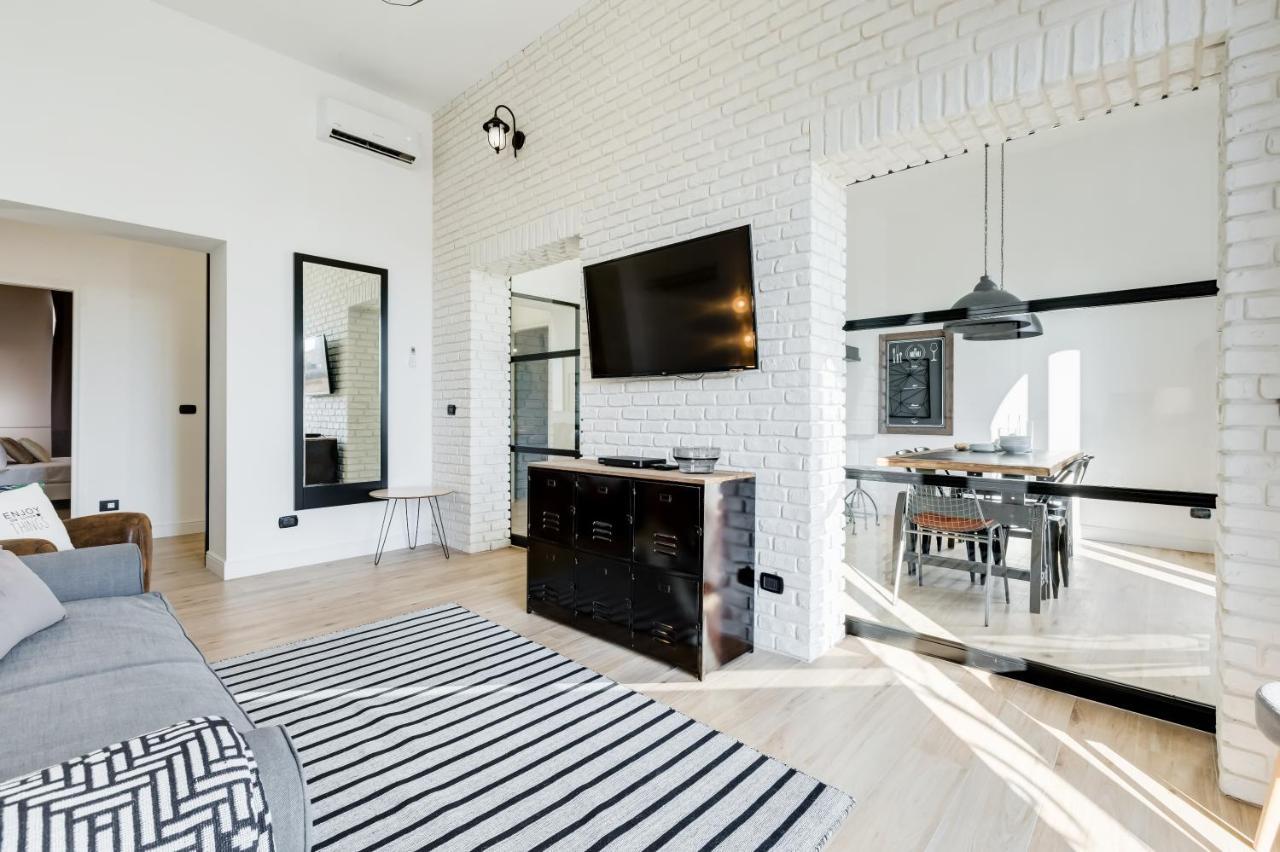 Bmga L Glam Industrial 3-Bed Apartment In Termini 로마 외부 사진